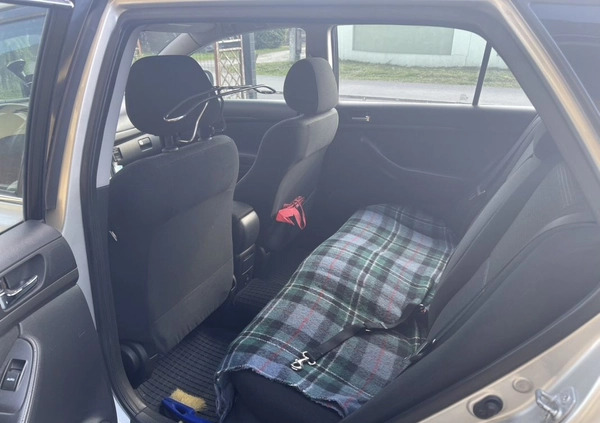 Toyota Avensis cena 8900 przebieg: 390000, rok produkcji 2004 z Czarnków małe 29